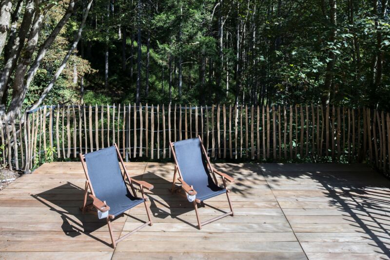 Gemütliche Sitzfläche der Gartengeschoss-Wohnung